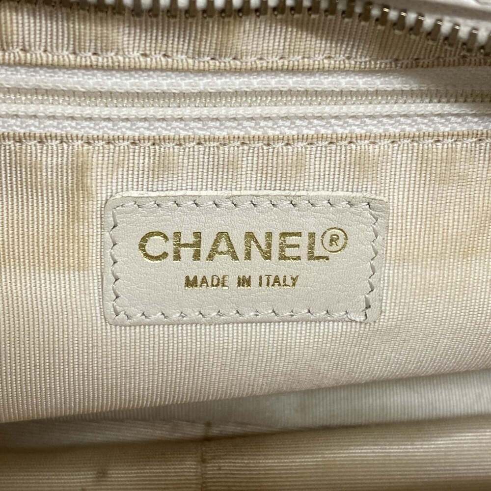 CHANEL White Caviar Leather Tote Bag - Picture 5 of 12